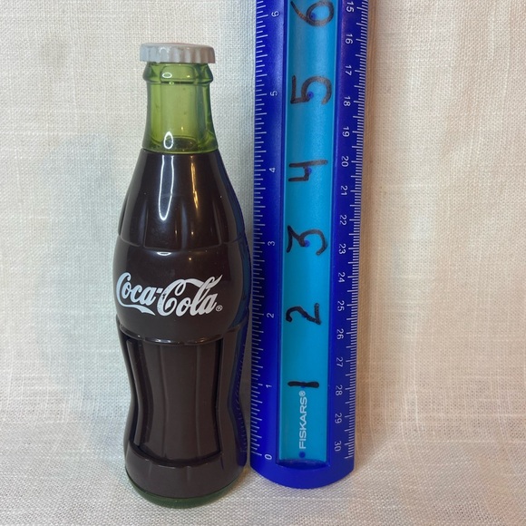 Vintage COCA COLA DANCING BEAR Burger King Toy 1999 & Ceramic S&P Shakers - Picture 3 of 8